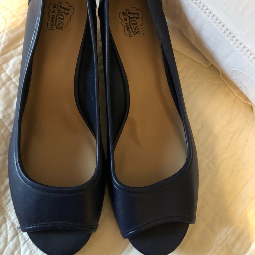 Bass Open toe shoe navy blue size 11